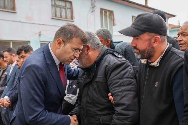Niğde Bor'da motosiklet kazasında ölen 2 kardeş Altunhisar'da cenaze töreniyle uğurlandı