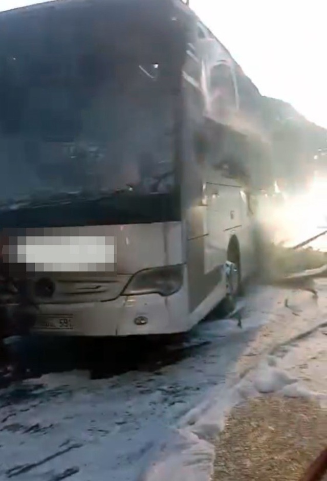 Bolu'da yolcu otobüsünün motoru alev aldı, şoför yolcuları tahliye etti