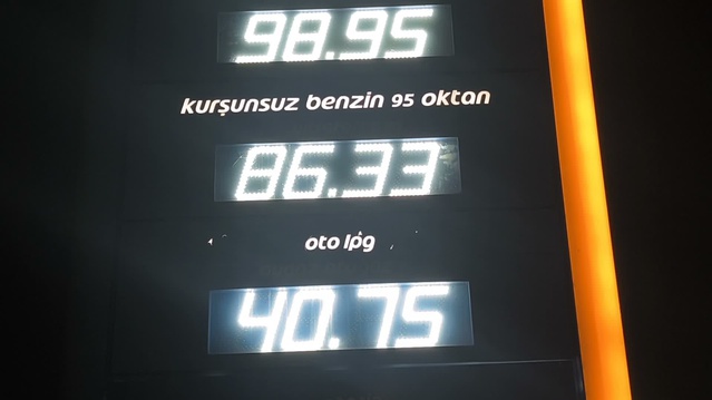 Osmaniye Kadirli'de otogaza 4 lira 90 kuruş zam vatandaşların tepkisini çekti