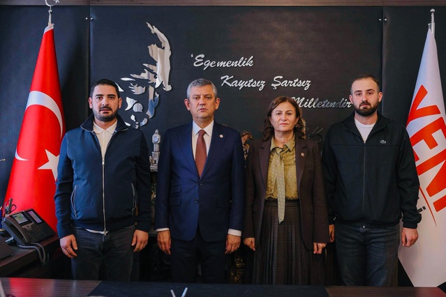 Narin Güran'ın ailesinden Özgür Özel'e ziyaret: Davadaki eksiklikler aktarıldı