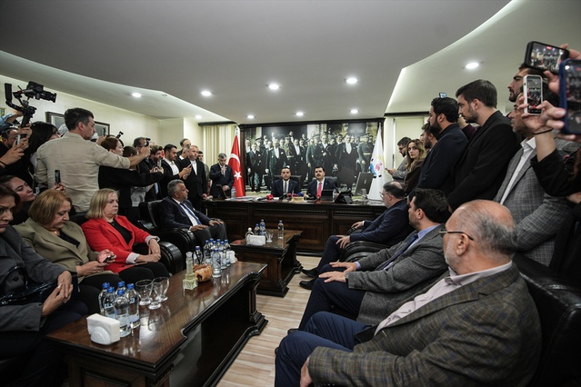 AK Parti Genel Sekreteri İnan, Çiğli Belediyesi ziyaretinde konuştu: