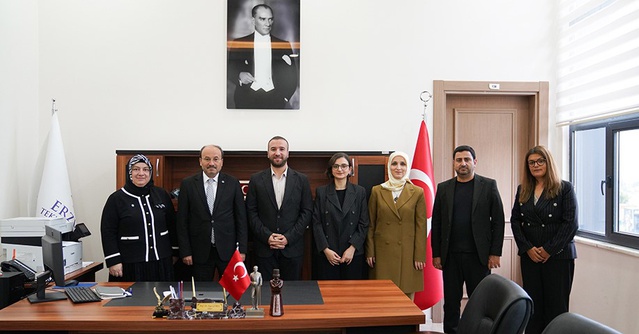 ETÜ ve Habitat Derneği 60 yaş üstüne dijital dolandırıcılık eğitimi düzenledi