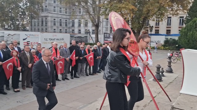 CHP Tokat İl Örgütü, Cumhuriyet'in 103. yıl dönümünde çelenk töreni düzenledi