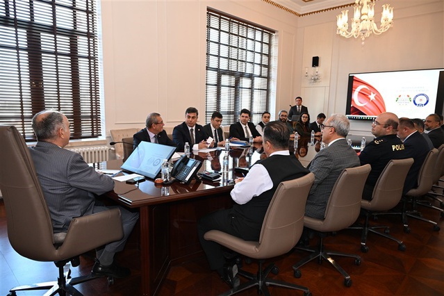 Manisa'da İl Spor Güvenlik Kurulu 2026-2027 sezonu için risk analizini görüştü