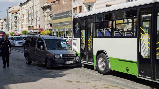Kayseri'de akrabasını bıçaklayan şüpheli otobüse çarpınca yakalandı, 2 kişi yaralandı