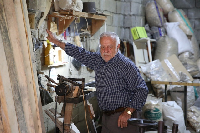 Siirt'te Remzi Marangoz, 130 yıllık aile dükkanını 12 yıldır açık tutuyor
