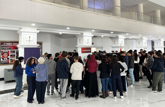 Afyonkarahisar'da polis, üniversite yerleşkelerinde terör riskini anlattı