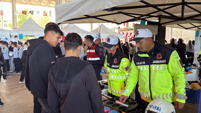 TÜBİTAK destekli 'Bilimin İzinde' tarım ve gıda şenliği Burdur'da başladı