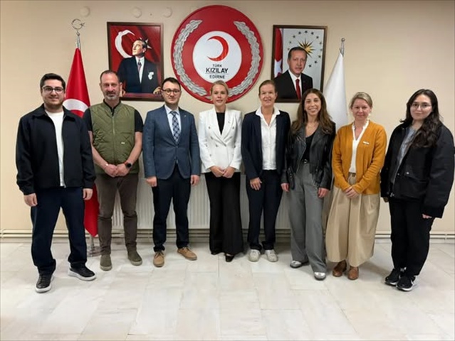 Kızılay Edirne Şubesi, İsveç Kızılhaçı heyetine göçmen yardımlarını anlattı