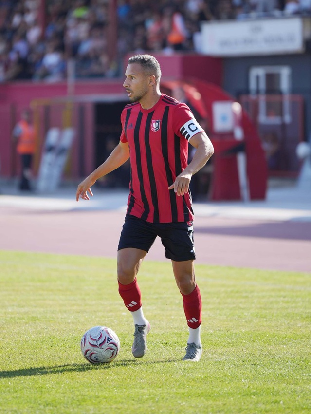 Tuna Üzümcü, Uşakspor'un 39 yaşındaki golcüsü Öztekin'e karşı Altay defansını uyardı