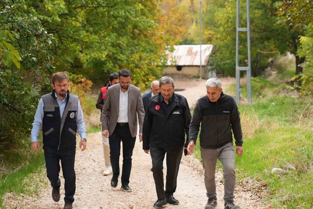 Darende Belediye Başkanı Bozkurt, Kılıçbağı Mahallesi'nde asfalt yolları inceledi