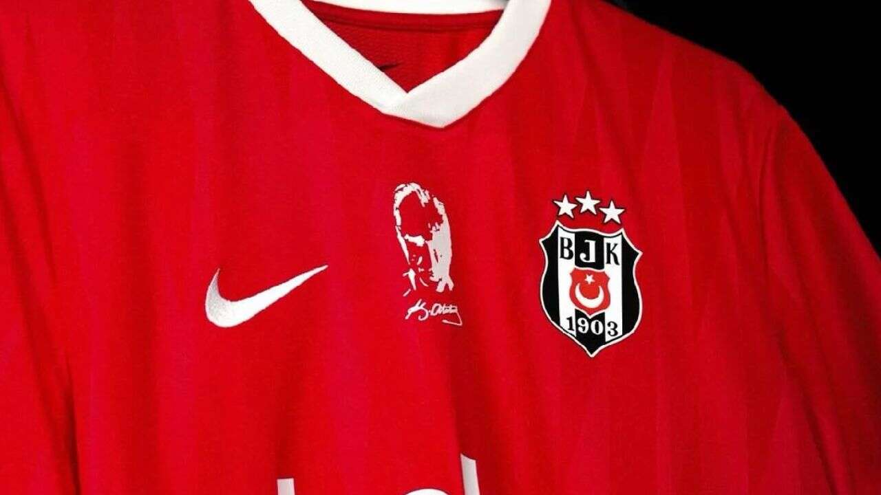 Beşiktaş'ın yeni forması tanıtıldı