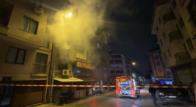 Bursa Nilüfer'de kıraathanede çıkan yangın itfaiyenin müdahalesiyle söndürüldü