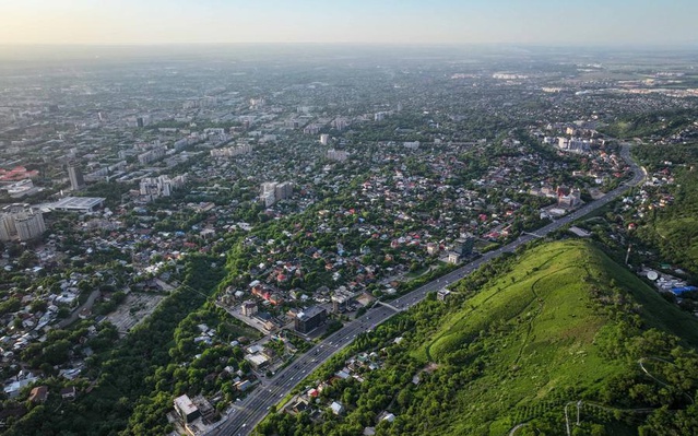 Kazakistan Maliye Bakanı Takiyev, 10 milyar dolarlık ticaret hedefini açıkladı