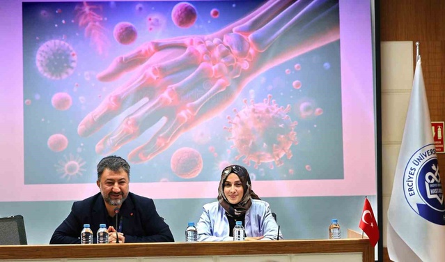 Erciyes Üniversitesi Dünya Artrit Günü'nde 'Tedavide Kal, Umutsuz Kalma' mesajı verdi