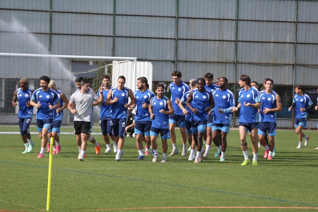 Çaykur Rizesporlu Sagnan, Trabzonspor derbisi öncesi taraftar önünde sonuç istiyor