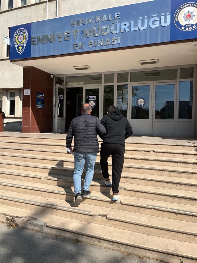 Kırıkkale'de ruhsatsız silah suçundan 2 yıl kesinleşmiş hapsi olan firari yakalandı