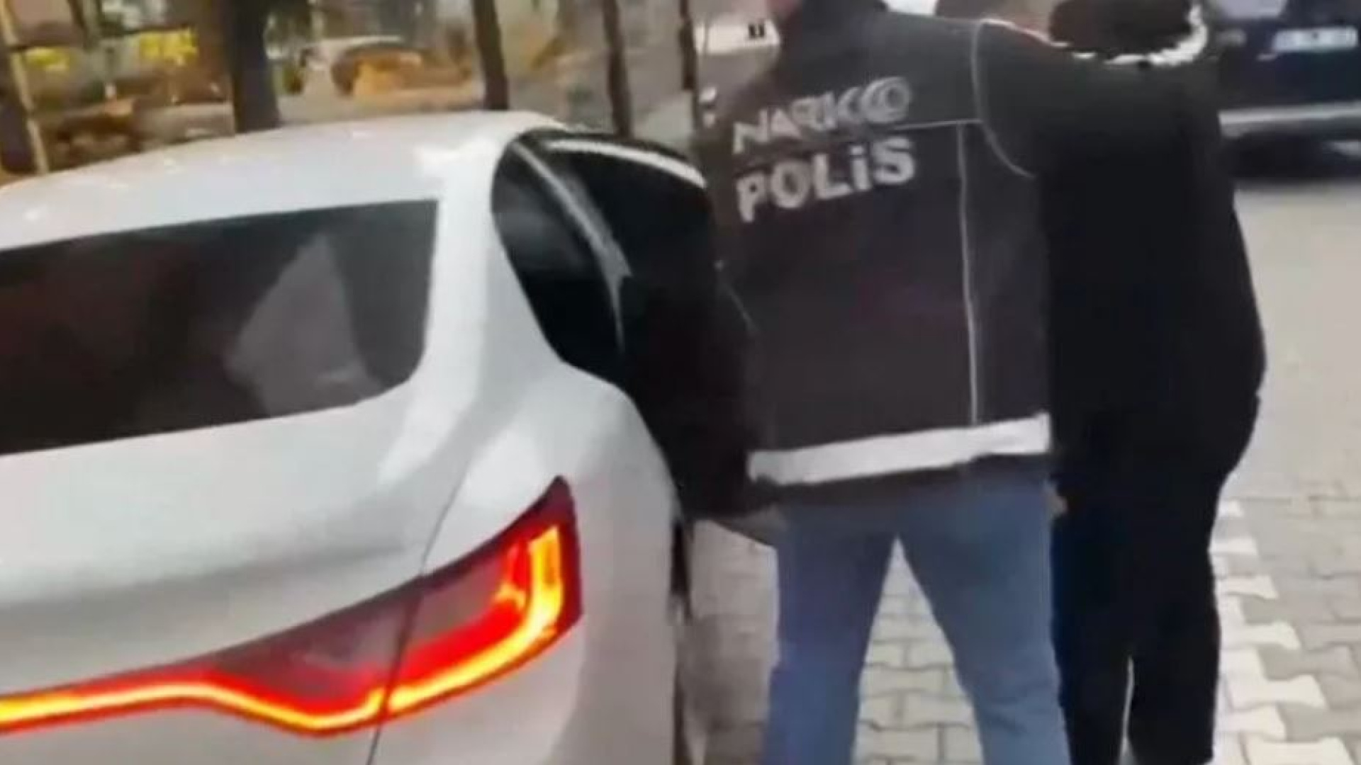 Bingöl merkezli uyuşturucu operasyonu: 20 tutuklama