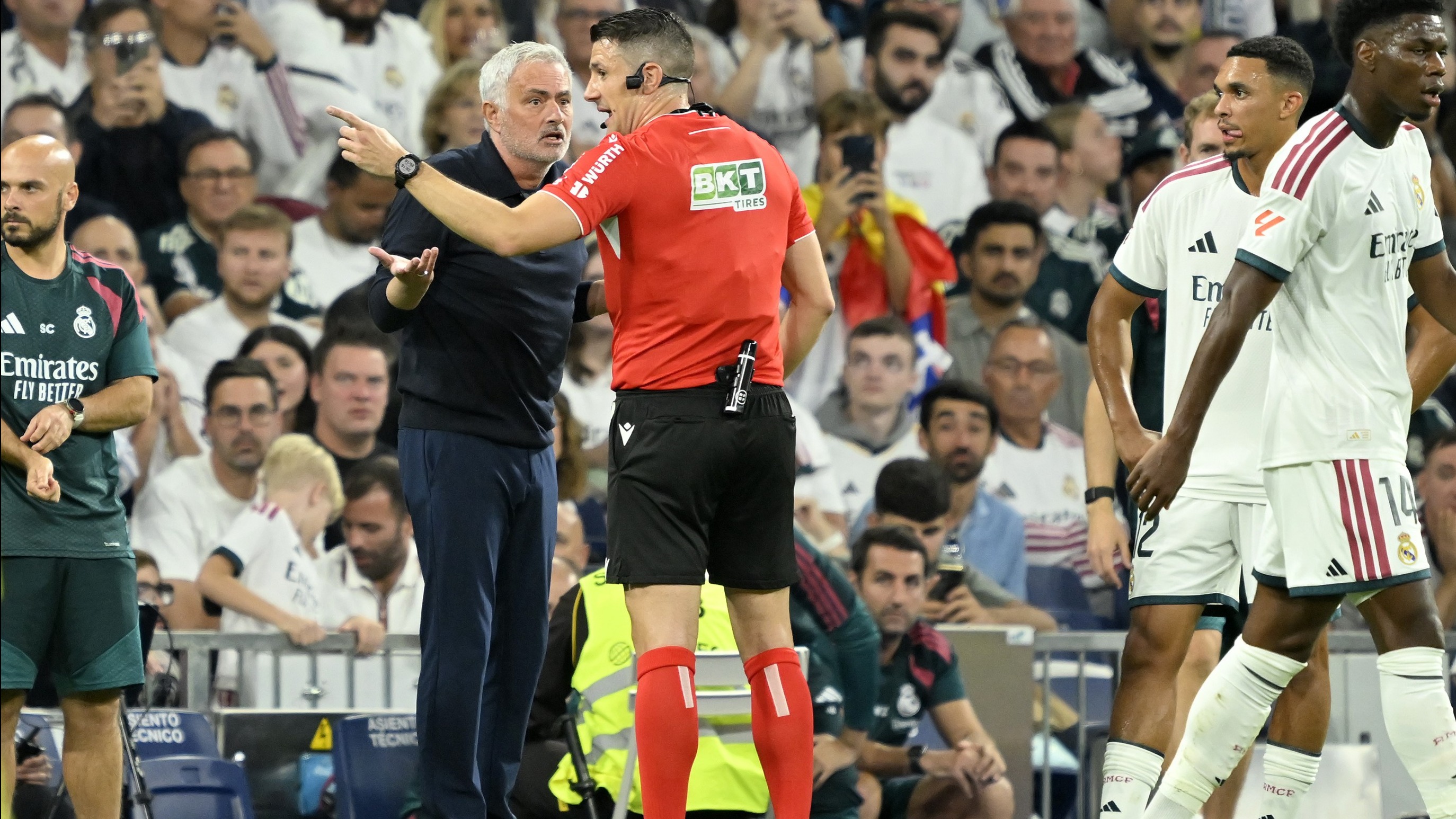 Mourinho'dan hakemlere olay gönderme. "Burnuma pis kokular geliyor"