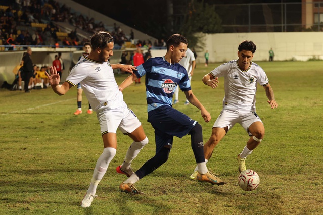 Menemen FK, Adana Demirspor'u 2-0 yenerek 3'te 3 yapıp 9 puana yükseldi