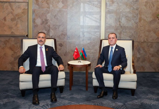 Azerbaycan Dışişleri Bakanı Bayramov, Bakü'deki 7. CICA Zirvesi'nde Fidan ile görüştü.
