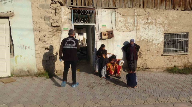 Malatya Yeşilyurt'ta bıçakla 3 kişi yaralandı, 1 yaralı hayati risk taşıyor