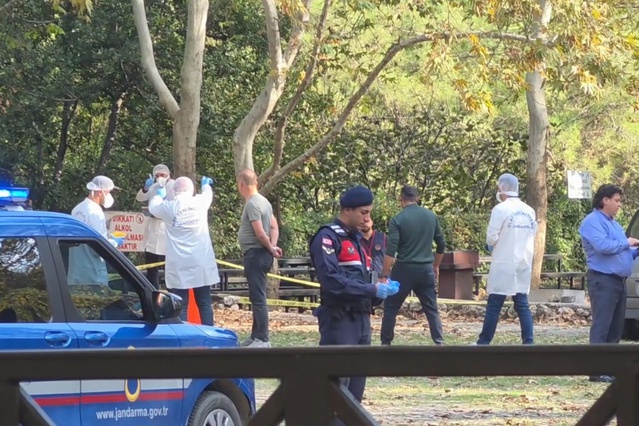 Adana'nın Kozan ilçesinde 22 yaşındaki genç kadın mesire alanında av tüfeğiyle öldürüldü
