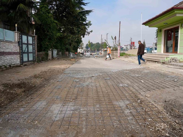 Düzce Belediyesi, Millet Bahçesi-Merkez Park Yeşil Yol projesinde çalışma başlattı