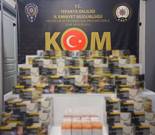 Isparta'da polis, 24 bin bandrolsüz makaron ve bin 180 kaçak sigara ele geçirdi