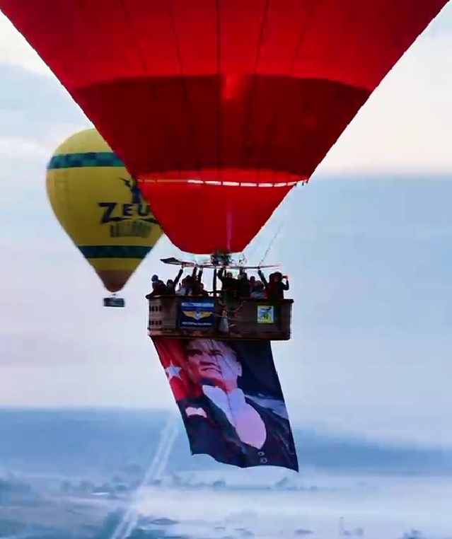 Denizli Pamukkale'de 29 Ekim Cumhuriyet Bayramı sıcak hava balonlarıyla kutlandı