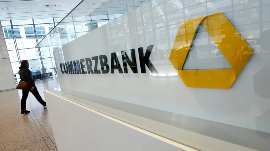 ECB İtalyan UniCredit'in Alman Commerzbank'taki payını yükseltmesine onay verdi
