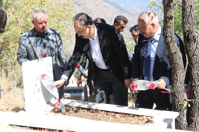 Siirt'in Daltepe ve Kalkancık köylerinde PKK'lı teröristlerin katlettiği 37 kişi anıldı