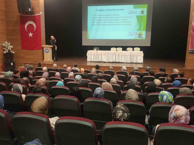 Vezirköprü'de 160 belediye çalışanına iş sağlığı ve güvenliği eğitimi verildi