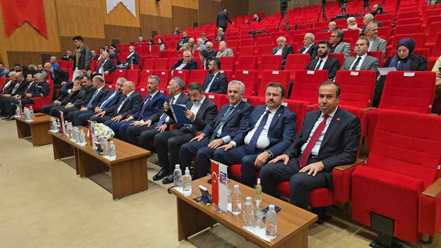 KARDEMİR'de yönetim kurulu, olağanüstü genel kuruldaki oylamayla seçildi