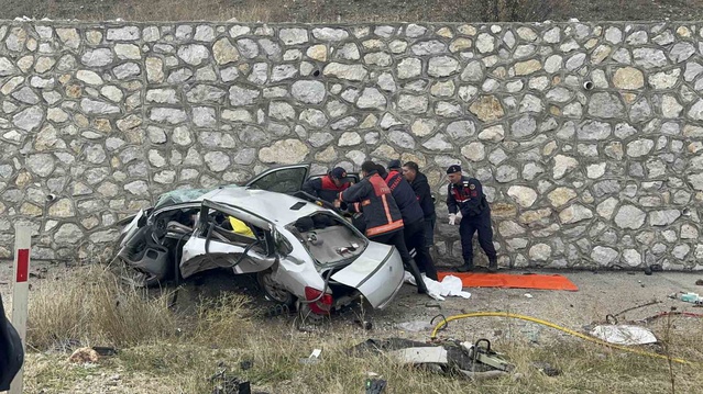 Çorum Alaca'da cip ile otomobil çarpıştı, ölen 4 kişinin kimlikleri belirlendi