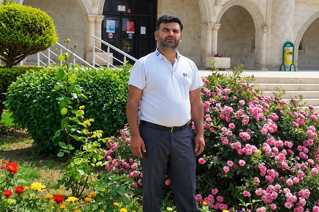 Mardin Derik'te devrilen tırın sürücüsü 47 yaşında yaşamını yitirdi
