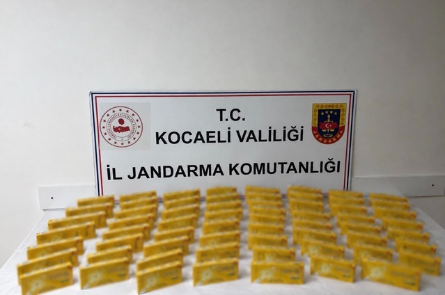 Kocaeli'de jandarma aramalarında 920 bin liralık kaçak ürün ele geçirildi
