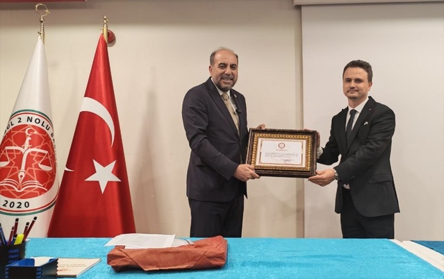 İstanbul 2 Nolu Barosu Başkanı Saka, mazbatasını Anadolu Adalet Sarayı'nda aldı