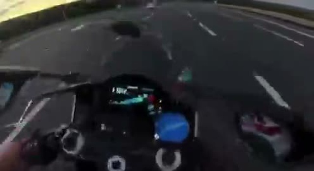 Pendik'te motosikletli sürücüye 331 bin lira ceza kesildi, belgesi iptal edildi