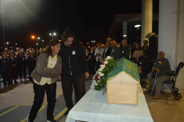 Ayvalık açıklarında ölen Dr. Bingüllü, Burhaniye'deki hastane önünde uğurlandı