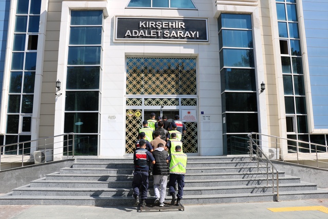 Kırşehir'de bir işletmeye düzenlenen uyuşturucu operasyonunda 3 şüpheli tutuklandı