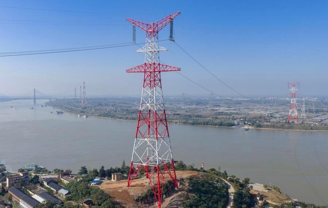 Gansu'dan Zhejiang'a uzanan 2.370 kilometrelik hatta kablo döşeme işi tamamlandı