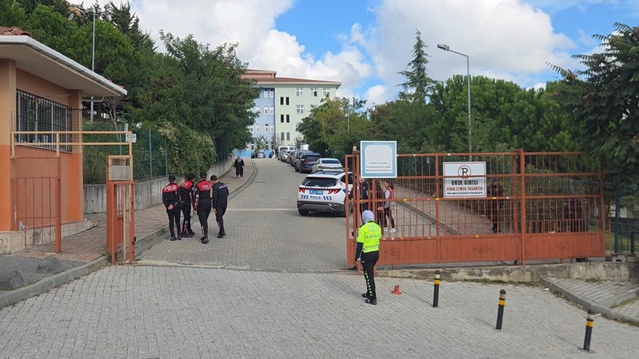 Başakşehir'deki okul saldırısında 15 yaşındaki şüpheli ile anne ve babası tutuklandı