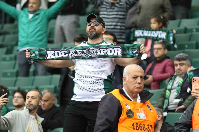 Kocaelispor ile Çaykur Rizespor arasında 15 dakika boyunca golsüz eşitlik sürdü