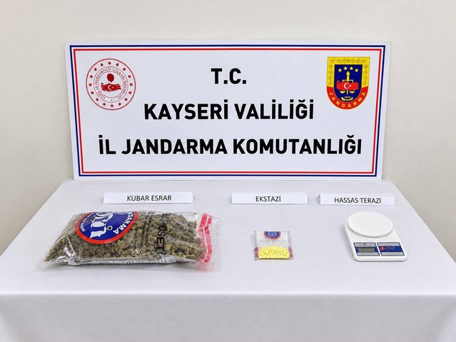 Kayseri'de jandarma 1 kilo 10 gram uyuşturucu ele geçirdi, 3 şüpheli gözaltına alındı