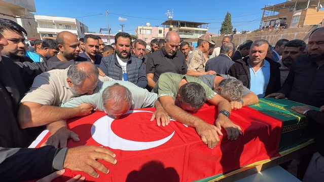 Kıbrıs açıklarında kazada ölen Mahmut Demir, Hatay Reyhanlı'da toprağa verildi