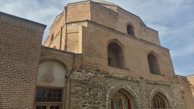 Urumiye Ulu Camii, 11. yüzyılda camiye dönüşen Selçuklu mirası olarak turist çekiyor
