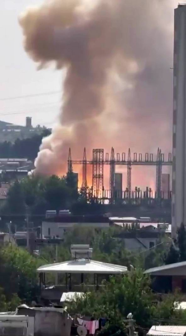 Diyarbakır'da trafo patlaması, 80 bine yakın ev ve iş yerini elektriksiz bıraktı