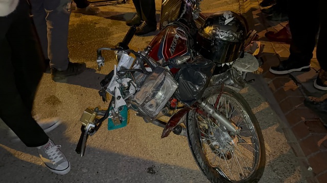 Bursa İznik'te minibüsle kafa kafaya çarpışan motosikletin sürücüsü yaralandı