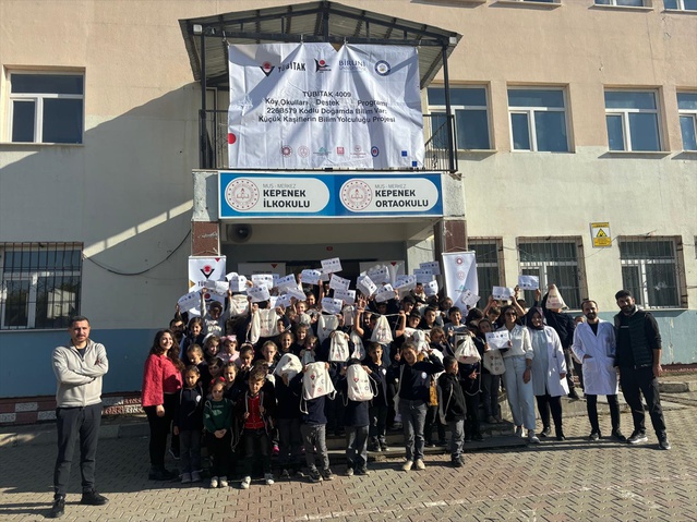Biruni Üniversitesi TÜBİTAK projesi Muş'ta öğrencileri bilim insanlarıyla buluşturdu